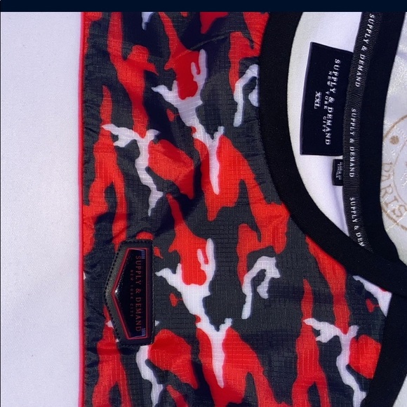 Stylish sweater. - Picture 3 of 3